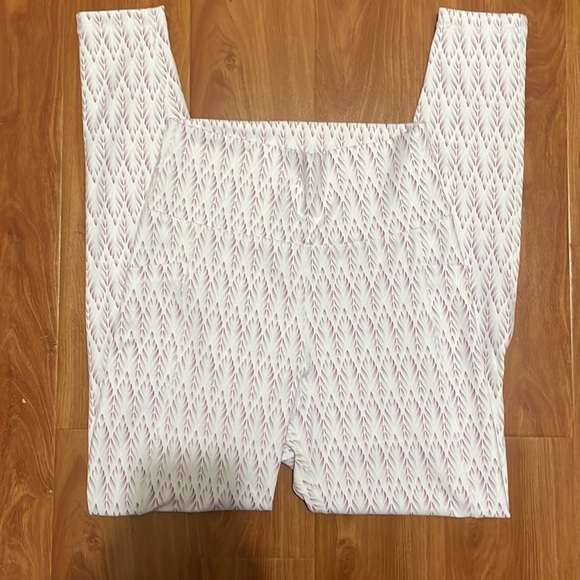 BuffBunny Leggings - Picture 2 of 7